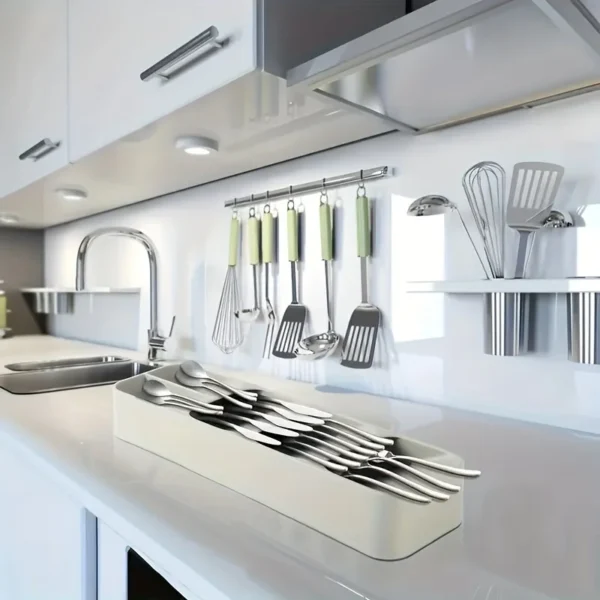 Flatware Drawer Organizer Tray for Kitchen Drawers Cutlery Holder for Spoons Forks and Knives Utensils Storage Organization - Image 2